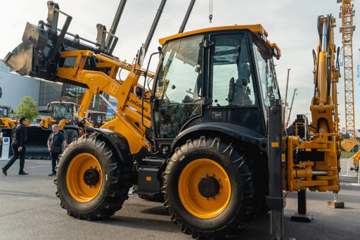 Обзор: LIUGONG 777AS MAX. Экскаватор-погрузчик с равновеликими колёсами<