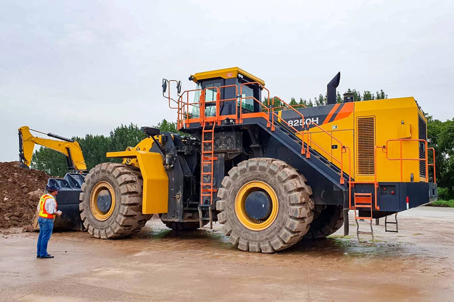 Обзор: Фронтальный погрузчик LiuGong 8250Н на Экскаватор.Ру