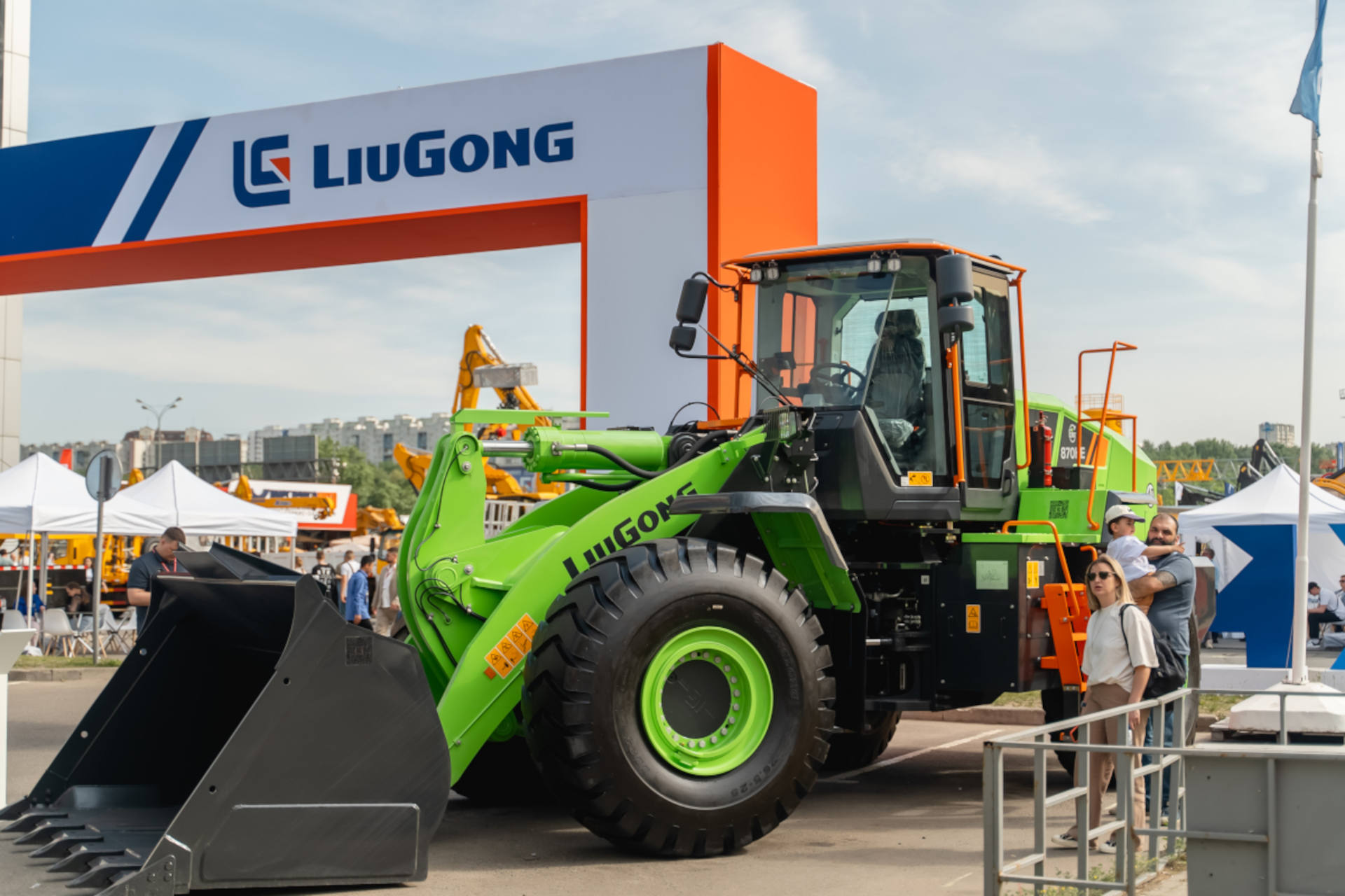  Электрический погрузчик 870HE 